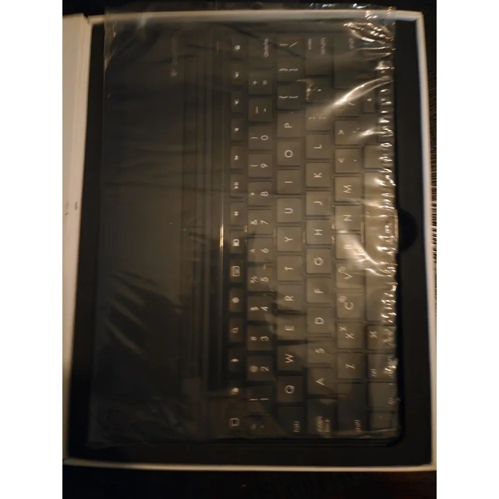 Logitech Magnetic Clip-On Ultra-thin Bluetooth Keyboard Case iPad Air Space Grey